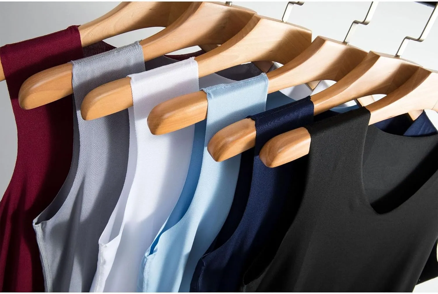 6 Pack Men's Workout Tank Tops V-Neck Sleeveless Athletic T-Shirts Lightweight Breathable Running Tops Undershirts