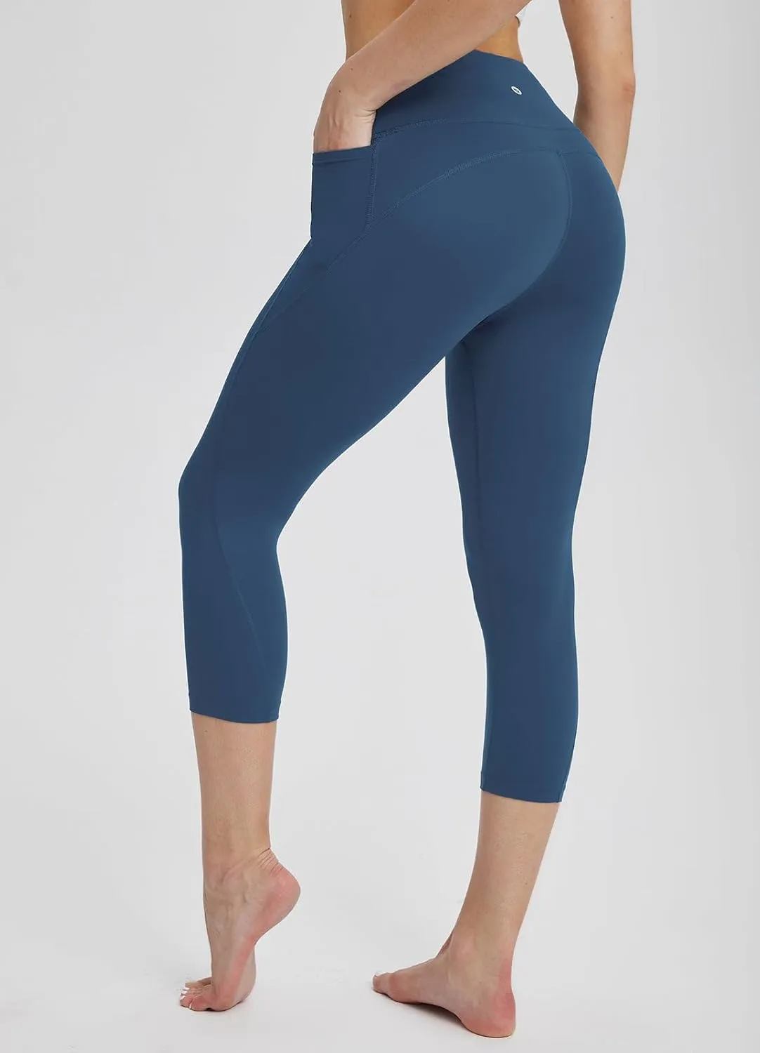 baleaf Women's Capri Leggings with Pockets High Waisted Workout Yoga Running Gym Pants for Casual Summer