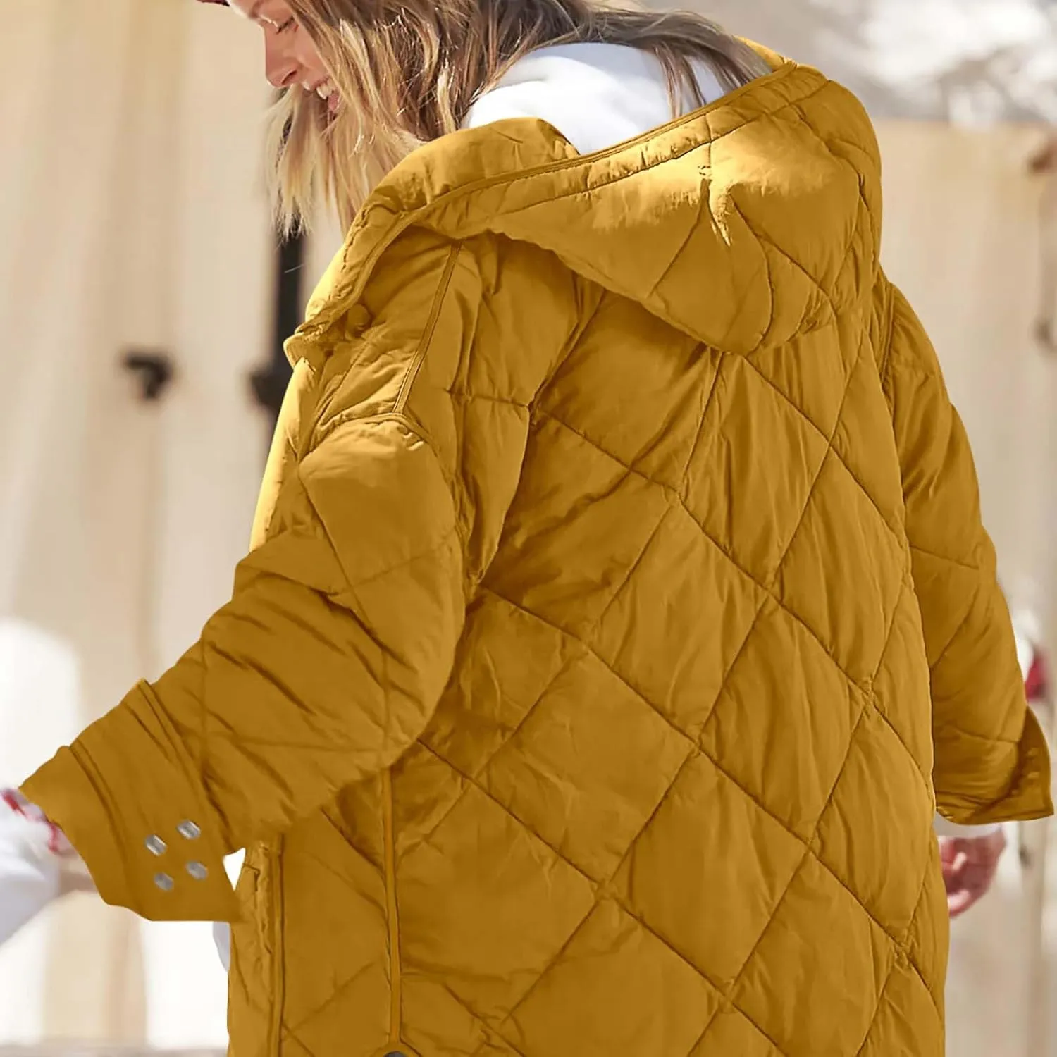 HGps8w Women's Hooded Winter Quilted Coats, Padded Down Oversized Warm Outerwear Puffer Jackets with Pockets