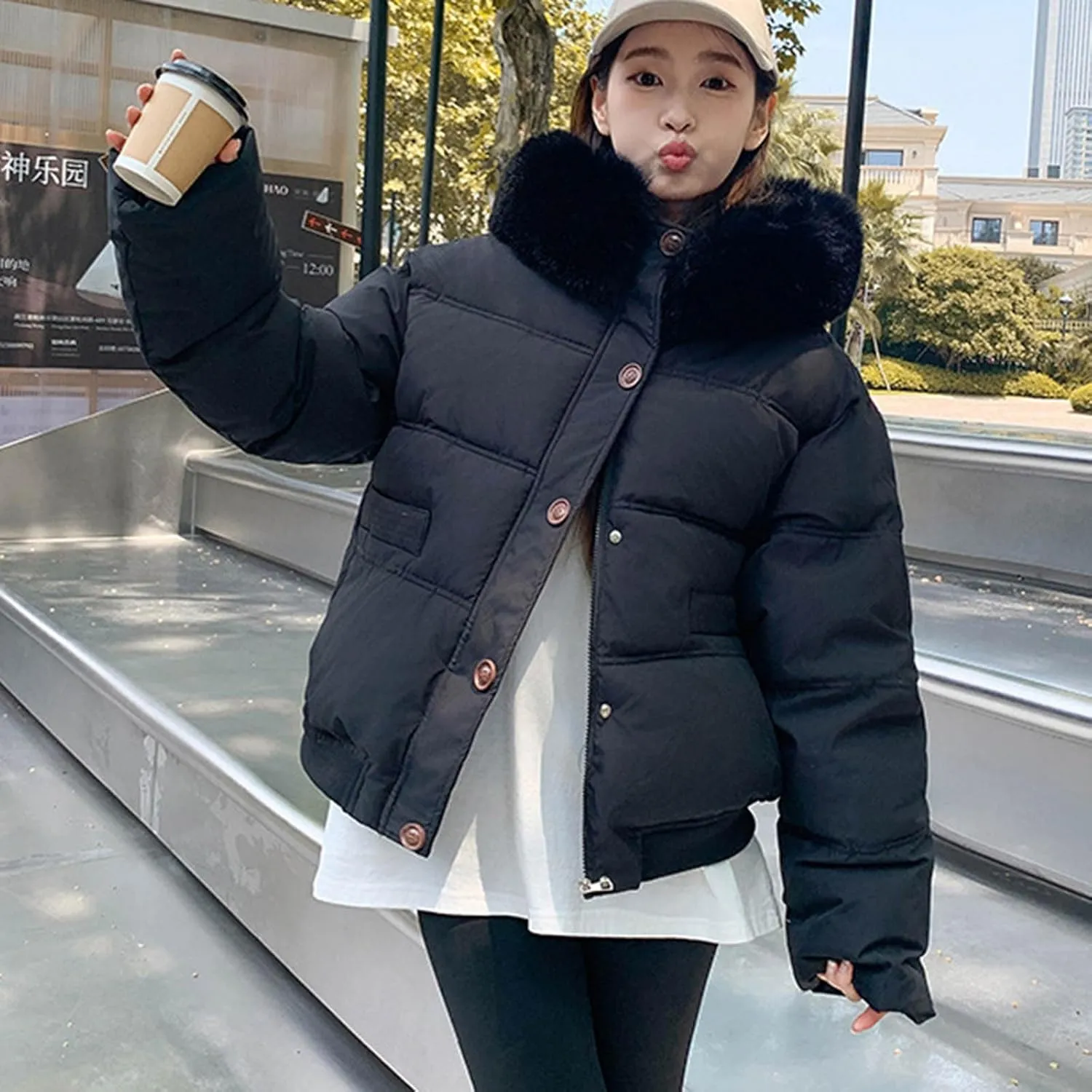 Women's Thickened Down Coat Short Puffer Jacket with Faux Fur Hood Quilted Warm Winter Parka Waterproof Jackets
